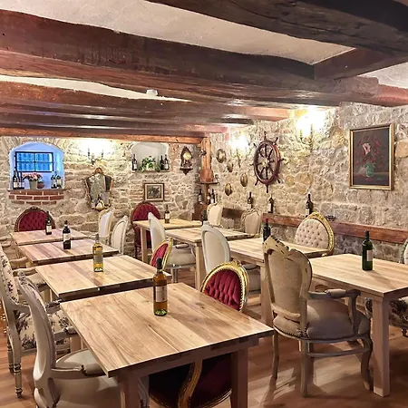 Und Restaurant Goldener Taler Hotel