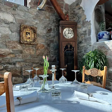 Und Restaurant Goldener Taler 酒店 *